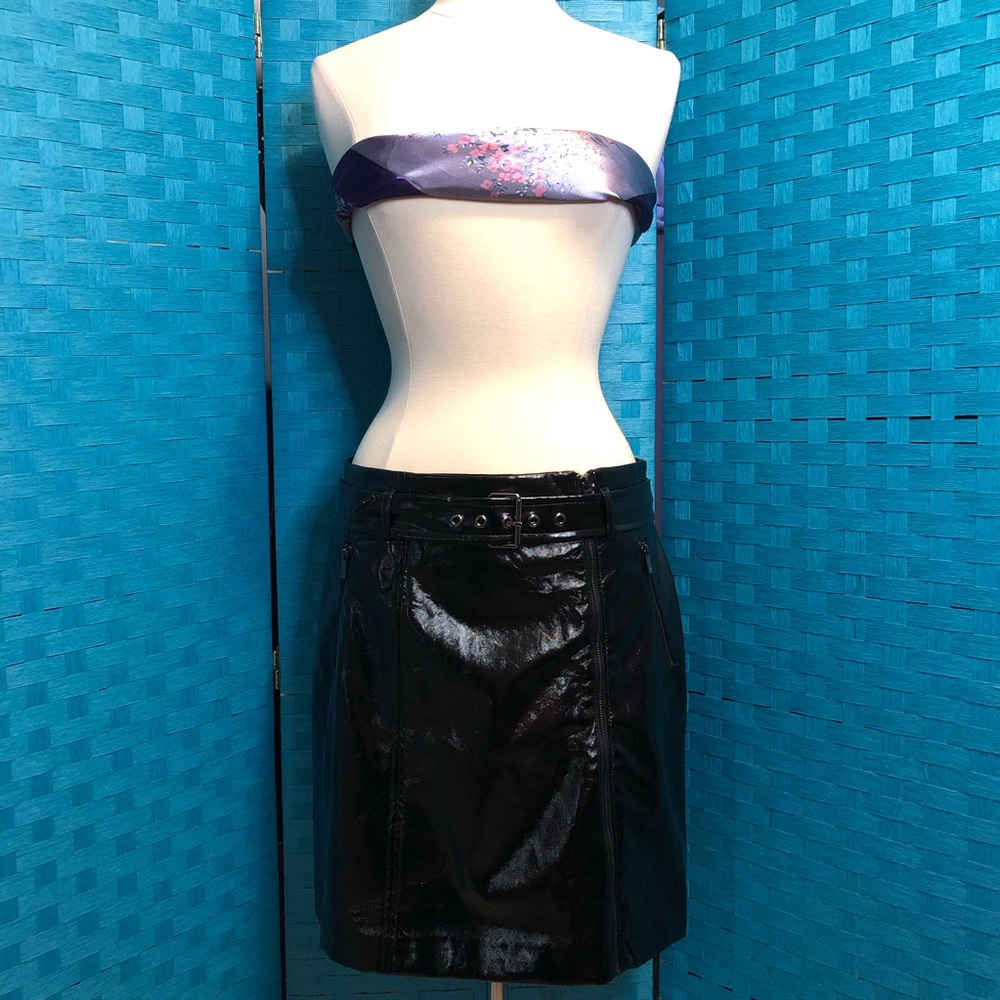 Karl Lagerfeld Faux Patent Leather Belted Mini Skirt Black New - Picture 2 of 14
